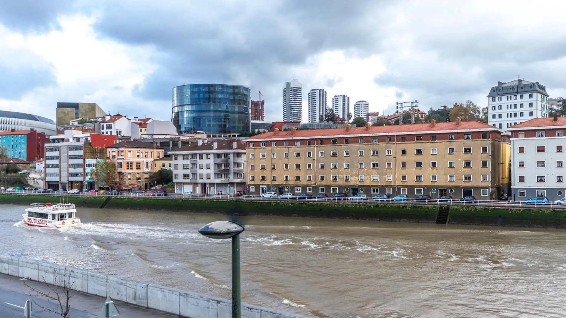 Apartamento El Toison De Oro 11 Garaje Gratis Bilbao 0*,  Spain